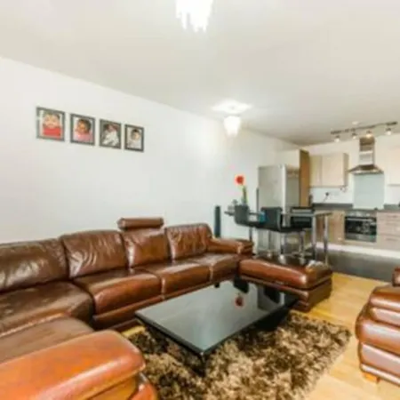 Luxury 2 Bedroom Apartment In Central London With Free Parking Exterior photo