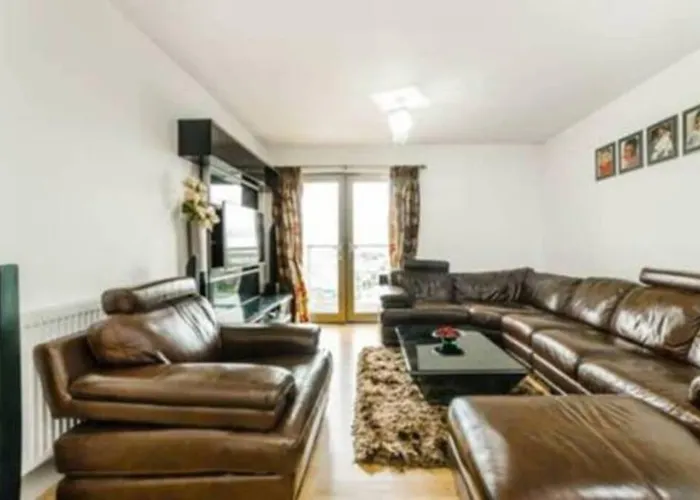 Luxury 2 Bedroom Apartment In Central London With Free Parking